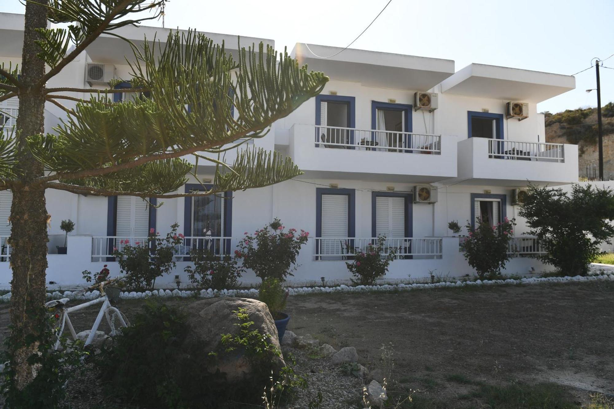 Mimis Apartments Kéfalos Exterior photo